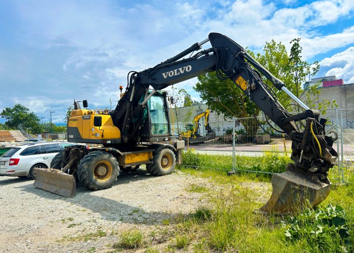 Volvo EW140d ekskavaatori DPF tahmafiltri ja EGR klapi eemaldamine.