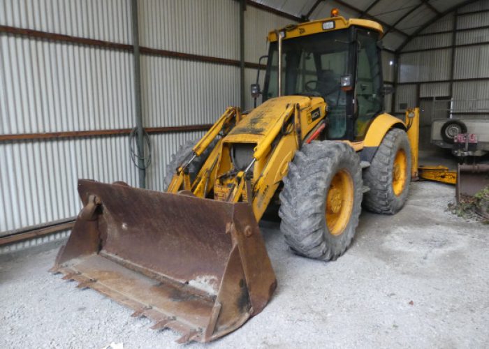JCB 4CX traktor laaduri AdBlue eemaldus.